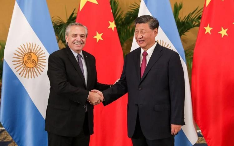 Fernández le "habla" a China: "Si vamos a explotar litio, fabriquemos baterías y exportémoslas" Fernández le "habla" a China: "Si vamos a explotar litio, fabriquemos baterías y exportémoslas"