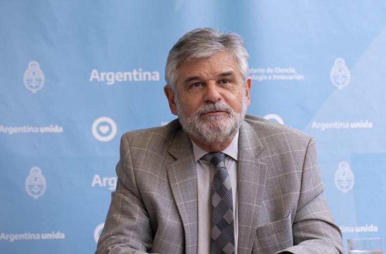 Filmus resaltó que "Trabajamos en una ley para que no menos del 20% del litio se elabore en Argentina" Filmus resaltó que "Trabajamos en una ley para que no menos del 20% del litio se elabore en Argentina"