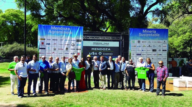 Mendoza: Fuerte apoyo empresario con stand Minero en el Carrusel Vendimial Mendoza: Fuerte apoyo empresario con stand Minero en el Carrusel Vendimial