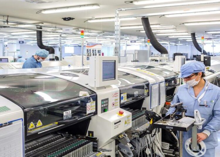 Gremios industriales ? Espacio Producción y Trabajo. Dos iniciativas para fortalecer una Argentina productiva Gremios industriales ? Espacio Producción y Trabajo. Dos iniciativas para fortalecer una Argentina productiva