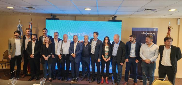 Héctor Laplace sostuvo que "Los recursos tienen que quedar en su absoluta mayoría en las Provincias" Héctor Laplace sostuvo que "Los recursos tienen que quedar en su absoluta mayoría en las Provincias"