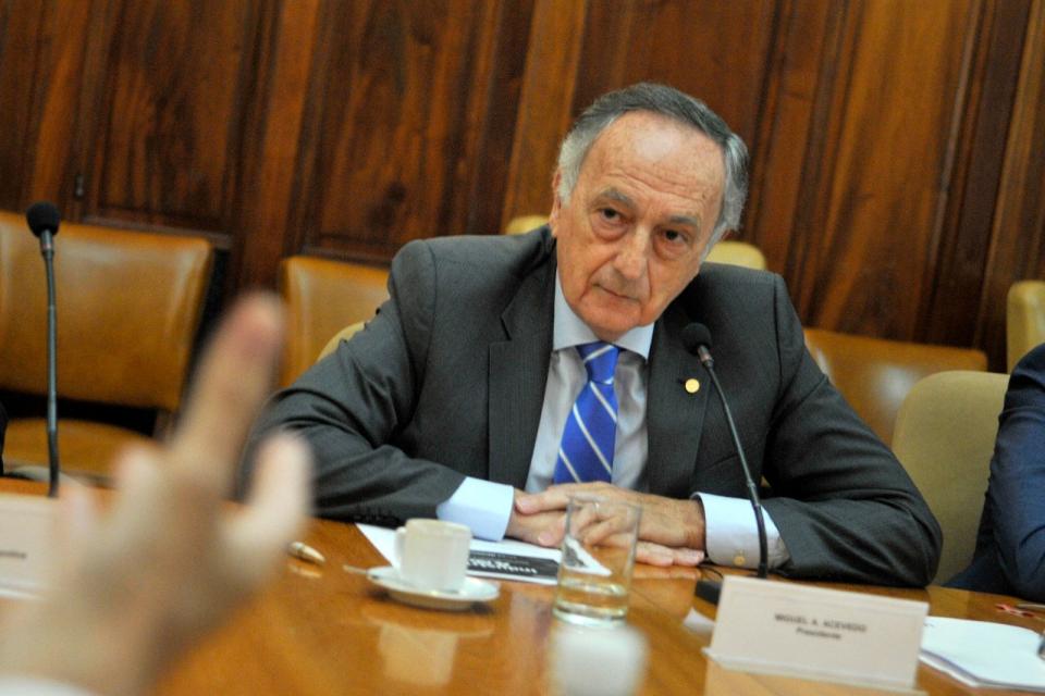 Industriales quieren encender los motores de las fábricas Industriales quieren encender los motores de las fábricas