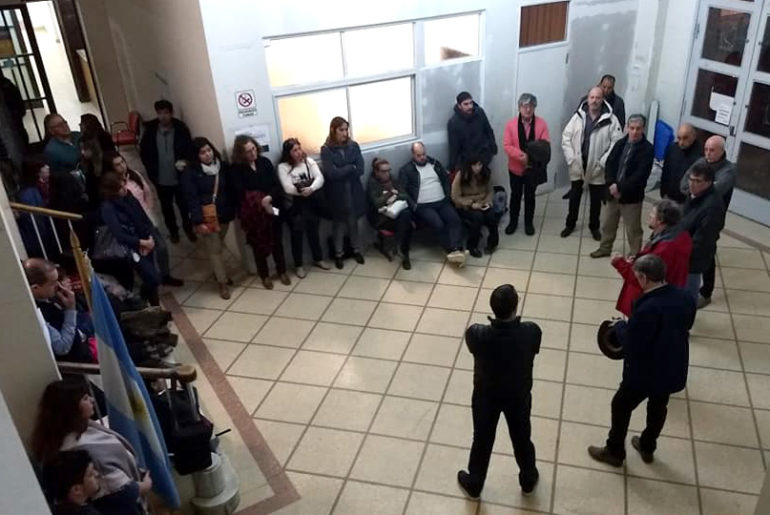 Chubut: Antimineros al borde de la desesperación; ahora dicen que el gobierno "inventó" una crisis para instalar la minería