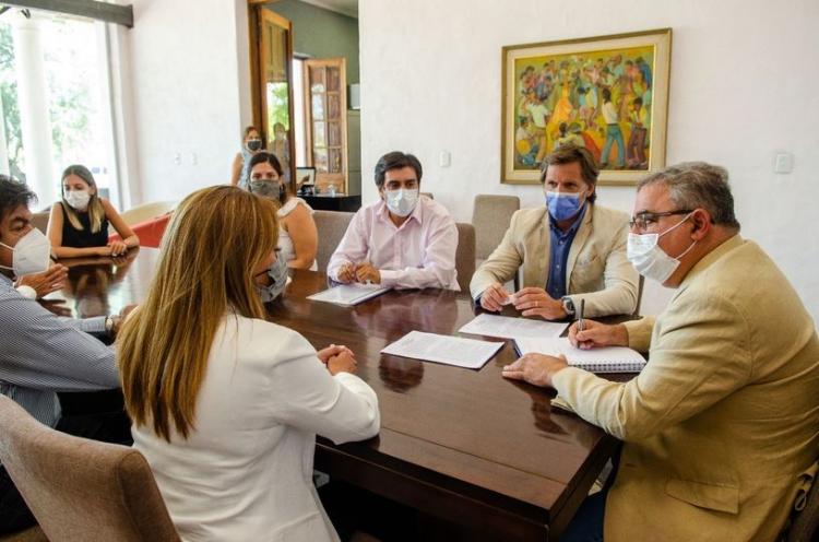 Catamarca: Jalil firmó acuerdo para que el fideicomiso con Liex S.A. financie obras en Fiambalá Catamarca: Jalil firmó acuerdo para que el fideicomiso con Liex S.A. financie obras en Fiambalá