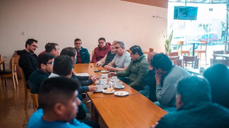 Catamarca: Jalil se reunió con representantes de las cámaras de proveedores mineros Catamarca: Jalil se reunió con representantes de las cámaras de proveedores mineros