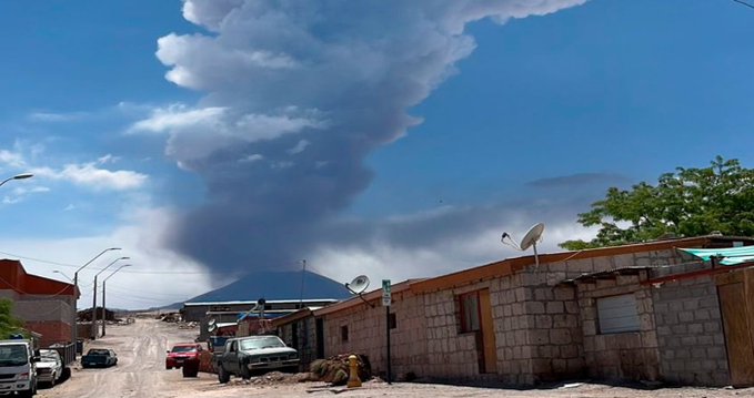 Jujuy: La dirección del viento evitaría que las cenizas del volcán Láscar lleguen a Jujuy Jujuy: La dirección del viento evitaría que las cenizas del volcán Láscar lleguen a Jujuy