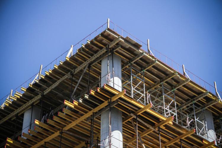 La construcción no consigue levantar La construcción no consigue levantar