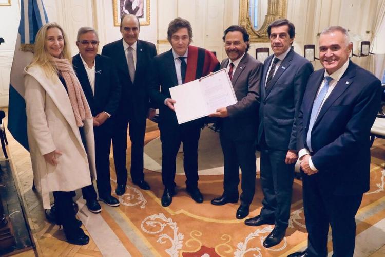 La cumbre de Milei con gobernadores del norte grande: Ley Bases, litio y el Pacto de Mayo en julio La cumbre de Milei con gobernadores del norte grande: Ley Bases, litio y el Pacto de Mayo en julio