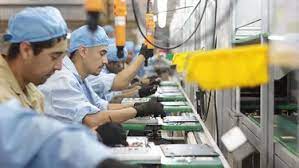 La industria sufrió fuerte golpe en enero: cedió 6,3%, con caídas generalizadas en mayoría de sectores La industria sufrió fuerte golpe en enero: cedió 6,3%, con caídas generalizadas en mayoría de sectores