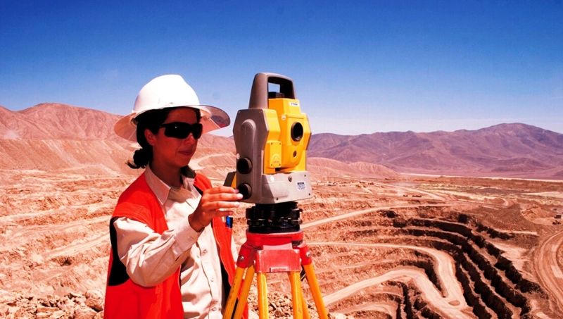 La minería, el nuevo horizonte laboral que se abre para la mujer (ahora representan el 5% de la mano de obra) La minería, el nuevo horizonte laboral que se abre para la mujer (ahora representan el 5% de la mano de obra)