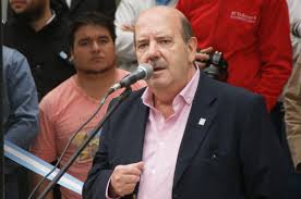 Durísima misiva de Laplace ante la intención de Holcim de seguir produciendo sin resguardar la salud de los trabajadores Durísima misiva de Laplace ante la intención de Holcim de seguir produciendo sin resguardar la salud de los trabajadores
