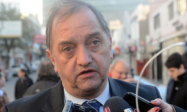 Chubut: Linares consideró "una alternativa" la asociación de empresas mineras con el Estado Chubut: Linares consideró "una alternativa" la asociación de empresas mineras con el Estado