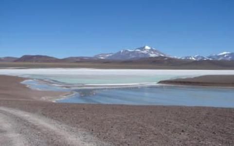 Litio: La Rioja habilitó una empresa de Mendoza a realizar trabajos en la reserva natural Laguna Brava Litio: La Rioja habilitó una empresa de Mendoza a realizar trabajos en la reserva natural Laguna Brava