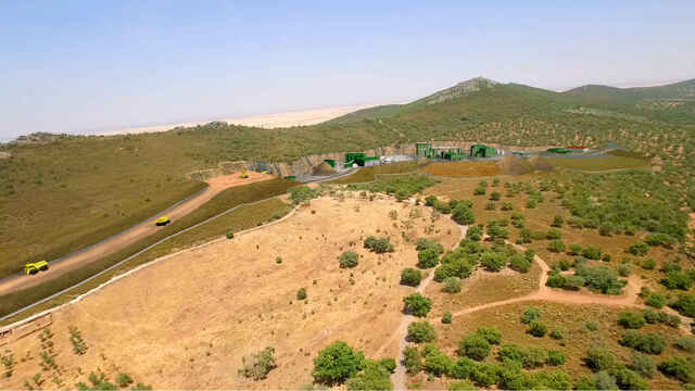 En España sostienen que "Extraer litio del Salar del Hombre Muerto, en una zona semidesértica de Argentina, es ocho veces más barato que cualquier explotación en Europa" En España sostienen que "Extraer litio del Salar del Hombre Muerto, en una zona semidesértica de Argentina, es ocho veces más barato que cualquier explotación en Europa"