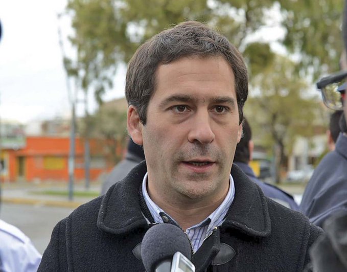 Chubut/Luque se planta: "Queremos saber en qué nos va a beneficiar el proyecto minero" Chubut/Luque se planta: "Queremos saber en qué nos va a beneficiar el proyecto minero"