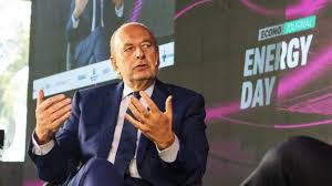 Manzano en expansión: El ex ministro menemista compró la filial Perú de Telefónica Manzano en expansión: El ex ministro menemista compró la filial Perú de Telefónica