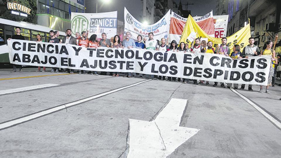 Marcha de antorchas en defensa de la ciencia