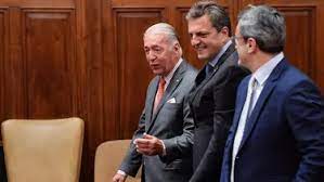 Massa con UIA: prometió normalizar las SIRA, los invitó al Gabinete y se fue aplaudido Massa con UIA: prometió normalizar las SIRA, los invitó al Gabinete y se fue aplaudido