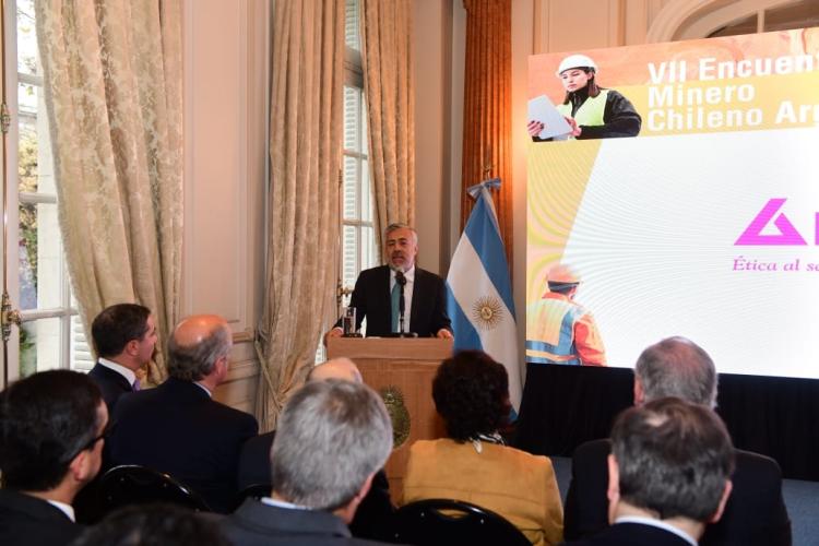 Mendoza/Cornejo en Chile: "La minería sostenible ha venido para quedarse en la provincia" Mendoza/Cornejo en Chile: "La minería sostenible ha venido para quedarse en la provincia"