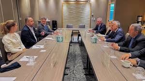 Mendoza: cuáles son las tres multinacionales que se reunieron con Cornejo y Jaque para invertir en la provincia Mendoza: cuáles son las tres multinacionales que se reunieron con Cornejo y Jaque para invertir en la provincia