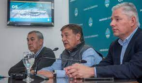 Mendoza: El Gobierno defendió el acuerdo con Manzano por la mina de potasio: "Hay más morbo que real confidencialidad" Mendoza: El Gobierno defendió el acuerdo con Manzano por la mina de potasio: "Hay más morbo que real confidencialidad"