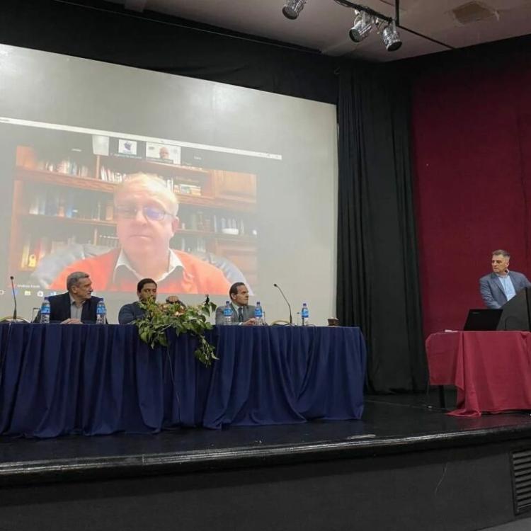 Mendoza: El Primer Foro Minero "Juventud y Minería" se desarrolla con una amplia convocatoria Mendoza: El Primer Foro Minero "Juventud y Minería" se desarrolla con una amplia convocatoria