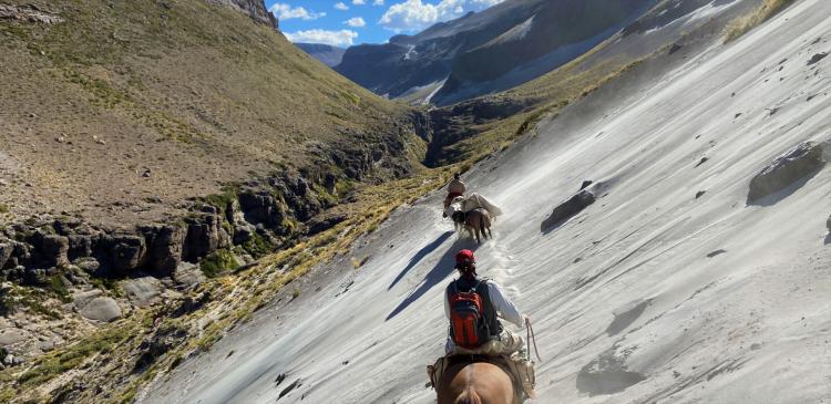 Mendoza: El SEGEMAR dio inicio al Proyecto de Análisis y Mitigación del Riesgo Volcánico en la provincia Mendoza: El SEGEMAR dio inicio al Proyecto de Análisis y Mitigación del Riesgo Volcánico en la provincia