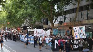 Mendoza: Grupos antimineros se manifestaron en Ciudad Mendoza: Grupos antimineros se manifestaron en Ciudad