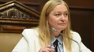 Mendoza: La "gobernadora" que desafía el poder en San Rafael, el intendente prominero y un posteo de amor K