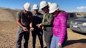 Mendoza/Latorre sobre la minería: a la sociedad hay que darle "herramientas para una discusión informada" Mendoza/Latorre sobre la minería: a la sociedad hay que darle "herramientas para una discusión informada"