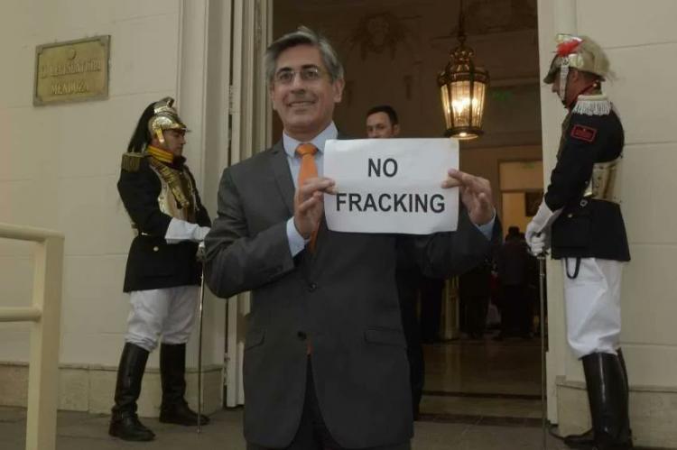 Mendoza/lo que faltaba: el senador Romano dice que hay un plan "maquiavélico" del Gobierno para impulsar la minería Mendoza/lo que faltaba: el senador Romano dice que hay un plan "maquiavélico" del Gobierno para impulsar la minería