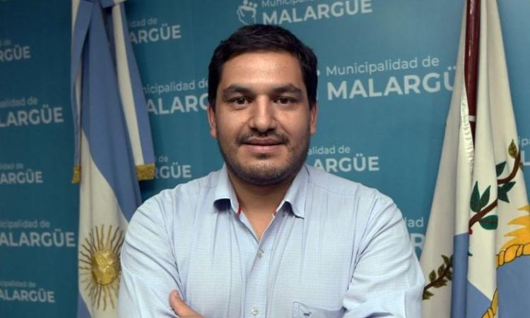 Mendoza/Ojeda jura que no busca derogar la Ley 7722: "Solo quiero minería para Malargüe" Mendoza/Ojeda jura que no busca derogar la Ley 7722: "Solo quiero minería para Malargüe"