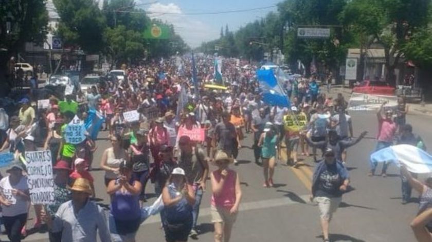 Mendoza: las empresas ya pueden buscar oro y cobre, pero peligra la Fiesta de la Vendimia 2020 Mendoza: las empresas ya pueden buscar oro y cobre, pero peligra la Fiesta de la Vendimia 2020