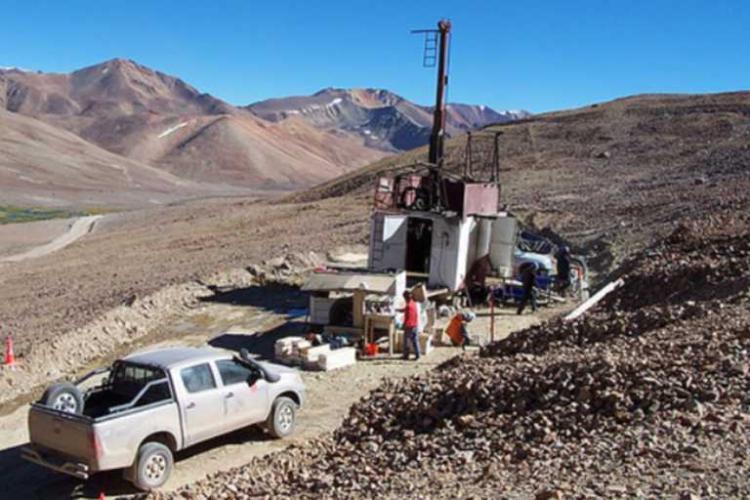 Minería e industria automotriz: una alianza que puede revolucionar la economía argentina Minería e industria automotriz: una alianza que puede revolucionar la economía argentina