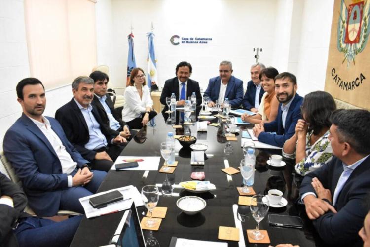 Mineros piden lugar en la Mesa del Litio que conforman los gobernadores de Salta, Jujuy y Catamarca Mineros piden lugar en la Mesa del Litio que conforman los gobernadores de Salta, Jujuy y Catamarca