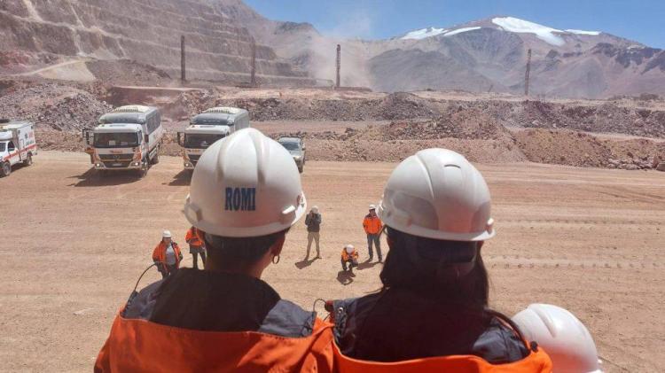 Mujeres en la industria minera: cómo trabaja el sector para acortar la brecha de género en Argentina Mujeres en la industria minera: cómo trabaja el sector para acortar la brecha de género en Argentina