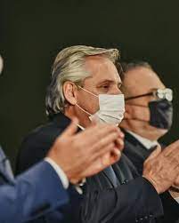 "Necesitamos producir minerales respetando el medio ambiente", dijo el presidente "Necesitamos producir minerales respetando el medio ambiente", dijo el presidente