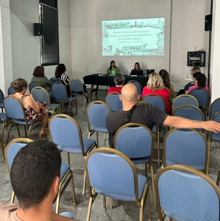 Olavarría: investigadoras disertaron sobre el rol de las mujeres en la minería local Olavarría: investigadoras disertaron sobre el rol de las mujeres en la minería local