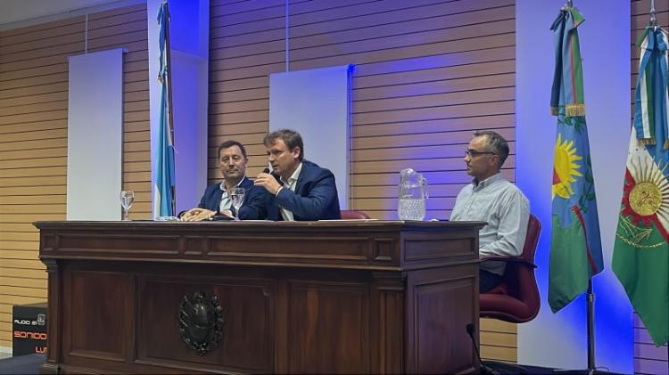 Olavarría: Wesner fustigó al modelo económico nacional Olavarría: Wesner fustigó al modelo económico nacional