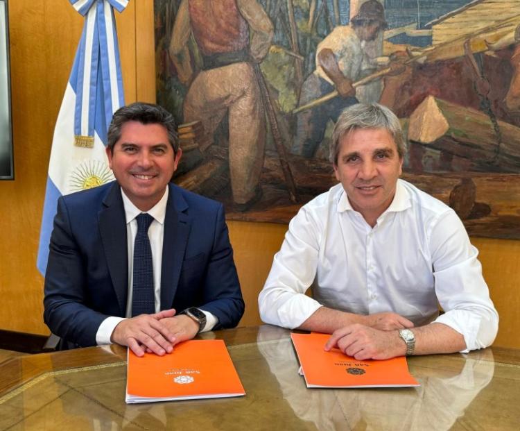 Orrego y Caputo coincidieron en que la minería es "clave para el futuro de San Juan, pero también para el presente" Orrego y Caputo coincidieron en que la minería es "clave para el futuro de San Juan, pero también para el presente"