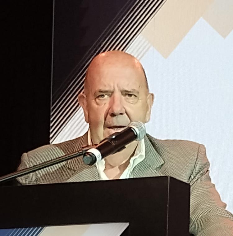 Para Héctor Laplace: "Milei está actuando al mejor estilo de los militares" Para Héctor Laplace: "Milei está actuando al mejor estilo de los militares"