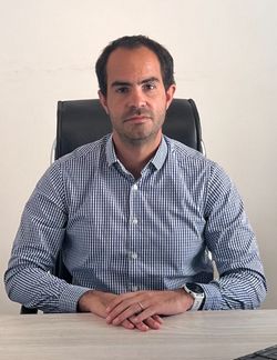 Pérez Alsina sostuvo que la minería no solo paga regalías, tiene una alta carga impositiva Pérez Alsina sostuvo que la minería no solo paga regalías, tiene una alta carga impositiva