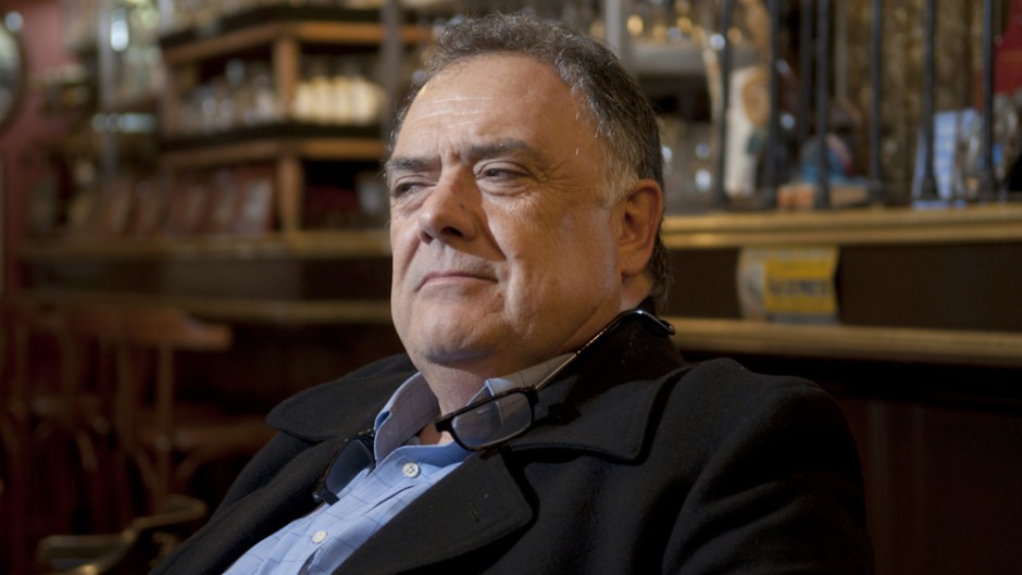 Pino Solanas se va a Francia y le entrega su banca a Eduardo Valdés Pino Solanas se va a Francia y le entrega su banca a Eduardo Valdés