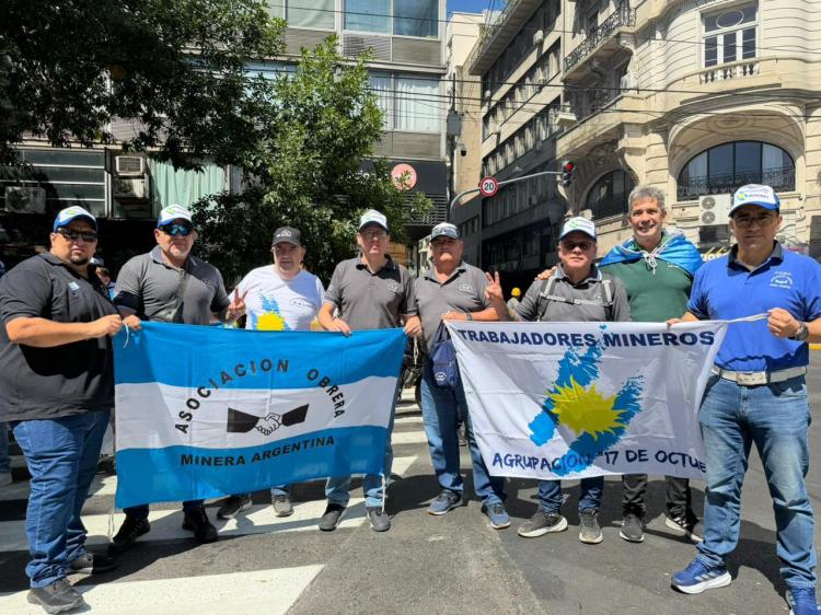 Reforma laboral: AOMA participó de la movilización de la CGT