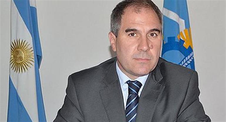 Chubut: En medio del debate minero, y con el fantasma del default, renunció todo el equipo económico de Chubut Chubut: En medio del debate minero, y con el fantasma del default, renunció todo el equipo económico de Chubut