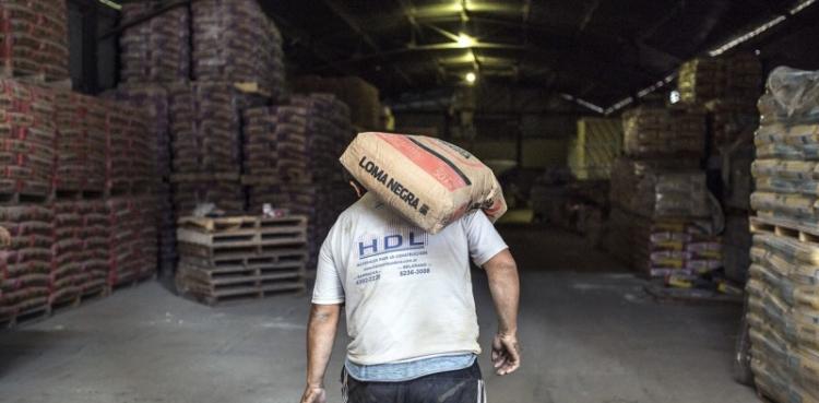 Repercusiones de la medida para impulsar la importación de cemento: Rechazo gremial y mesura en el ámbito empresarial Repercusiones de la medida para impulsar la importación de cemento: Rechazo gremial y mesura en el ámbito empresarial