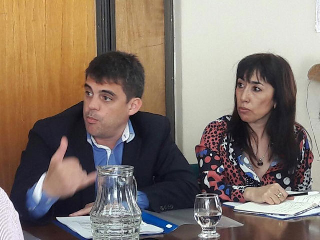 Santa Cruz, Río Turbio: Diputada Nacional por Cambiemos pidió que "hagan el esfuerzo para que logren una salida laboral". Santa Cruz, Río Turbio: Diputada Nacional por Cambiemos pidió que "hagan el esfuerzo para que logren una salida laboral".