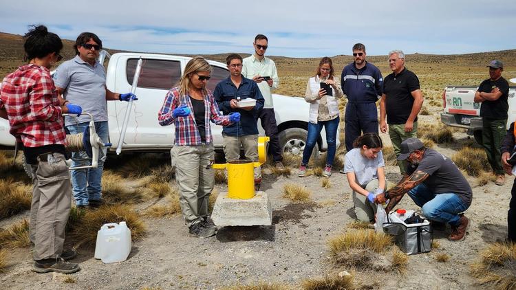 Río Negro/Calcatreu: se realizó el primer muestreo participativo de aguas Río Negro/Calcatreu: se realizó el primer muestreo participativo de aguas