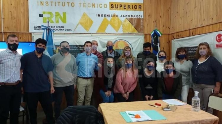 Río Negro: Firmaron acuerdo marco entre la Secretaría de Minería y el Instituto Técnico Superior de Jacobacci Río Negro: Firmaron acuerdo marco entre la Secretaría de Minería y el Instituto Técnico Superior de Jacobacci