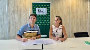 Río Negro firmó un convenio para impulsar la industria minera en la provincia Río Negro firmó un convenio para impulsar la industria minera en la provincia